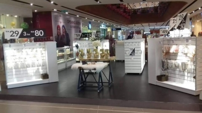 classy elegant store design